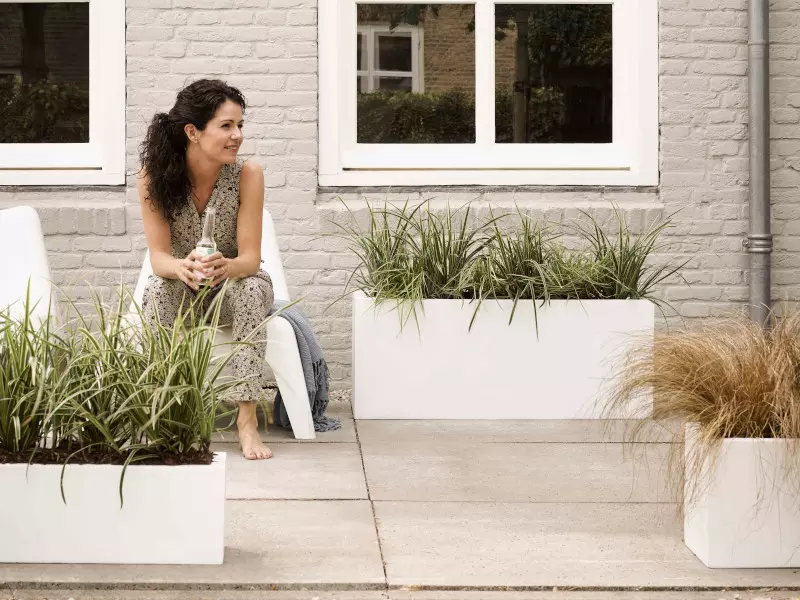 Mondwater lengte Krankzinnigheid DIY terrasafscheiding maken met deze plantenbakken! :)