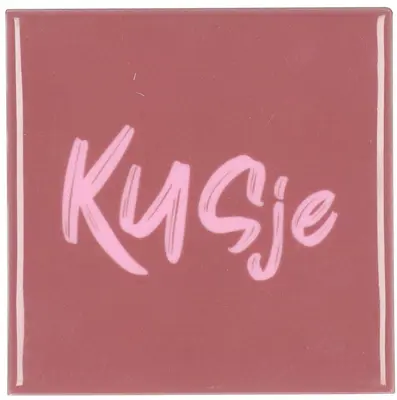 Daan Kromhout Design tegeltje keramiek kusje 10x10cm pink