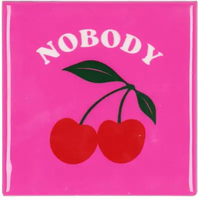 Daan Kromhout Design tegeltje keramiek nobody cherries 10x10cm pink